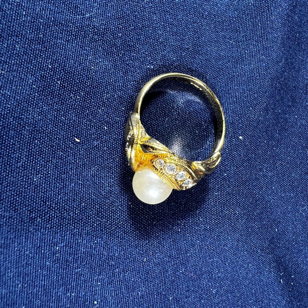 Vintage Avon Gold-Tone Ring W/ Faux Pearl & CZ Accents For Women